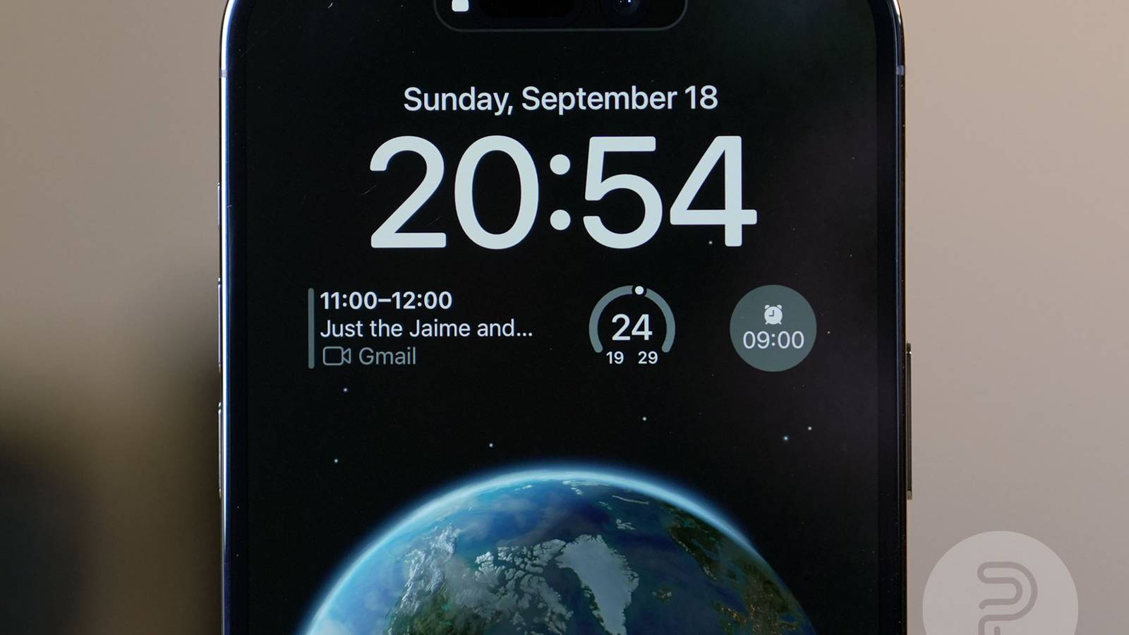 A Guide to Always-On Display on iPhone 14 Pro: How To Enable, Disable ...