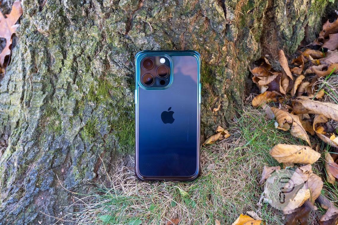 Protect your iPhone 14 Pro with this beautiful Mkeke clear case and prevent  scratches, and cracks