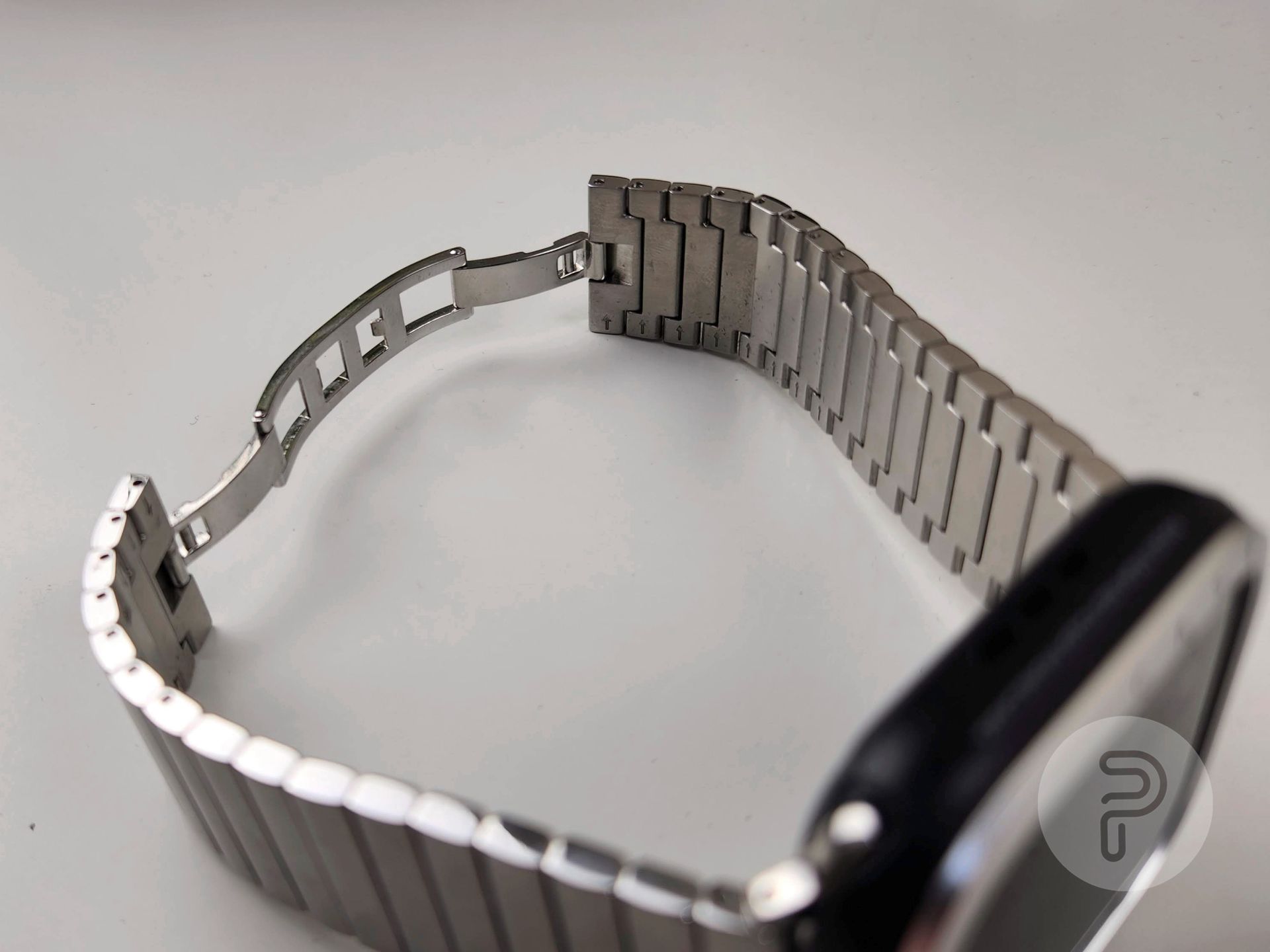 時計 Casetify Stainless Steel Monolink Band New stainless-steel Apple Watch band from CASETiFY arrives