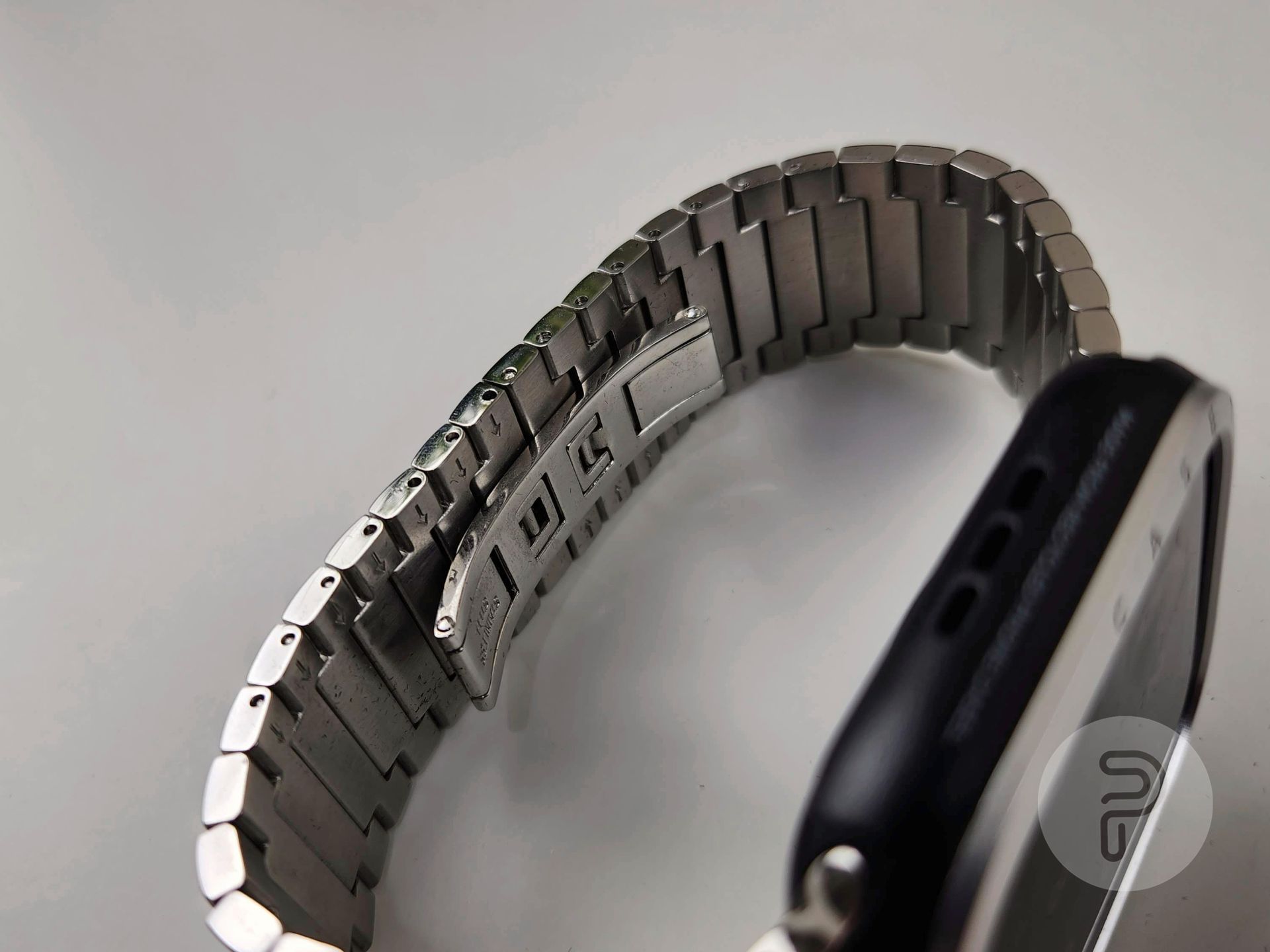 CASETiFY Impact case and Monolink band review: Durable & Stylish