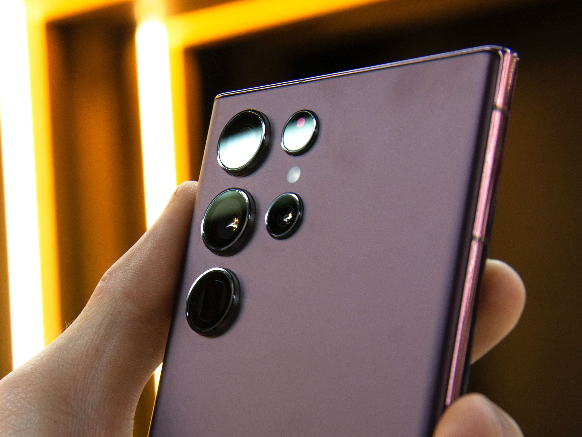 s22-ultra-camera-unsplash.jpg?