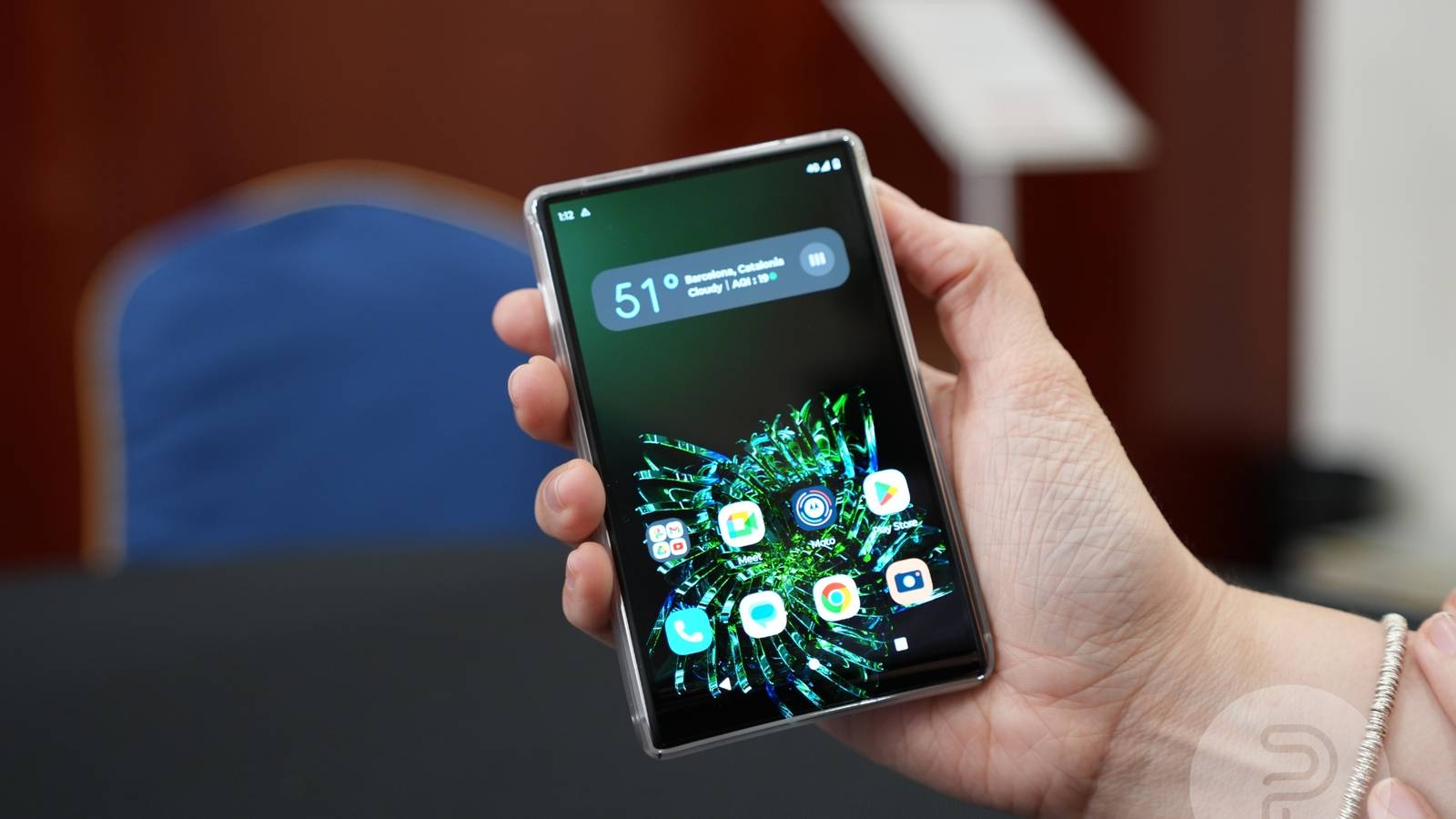Rollable smartphones are the future. Meet the Motorola Rizr Concept