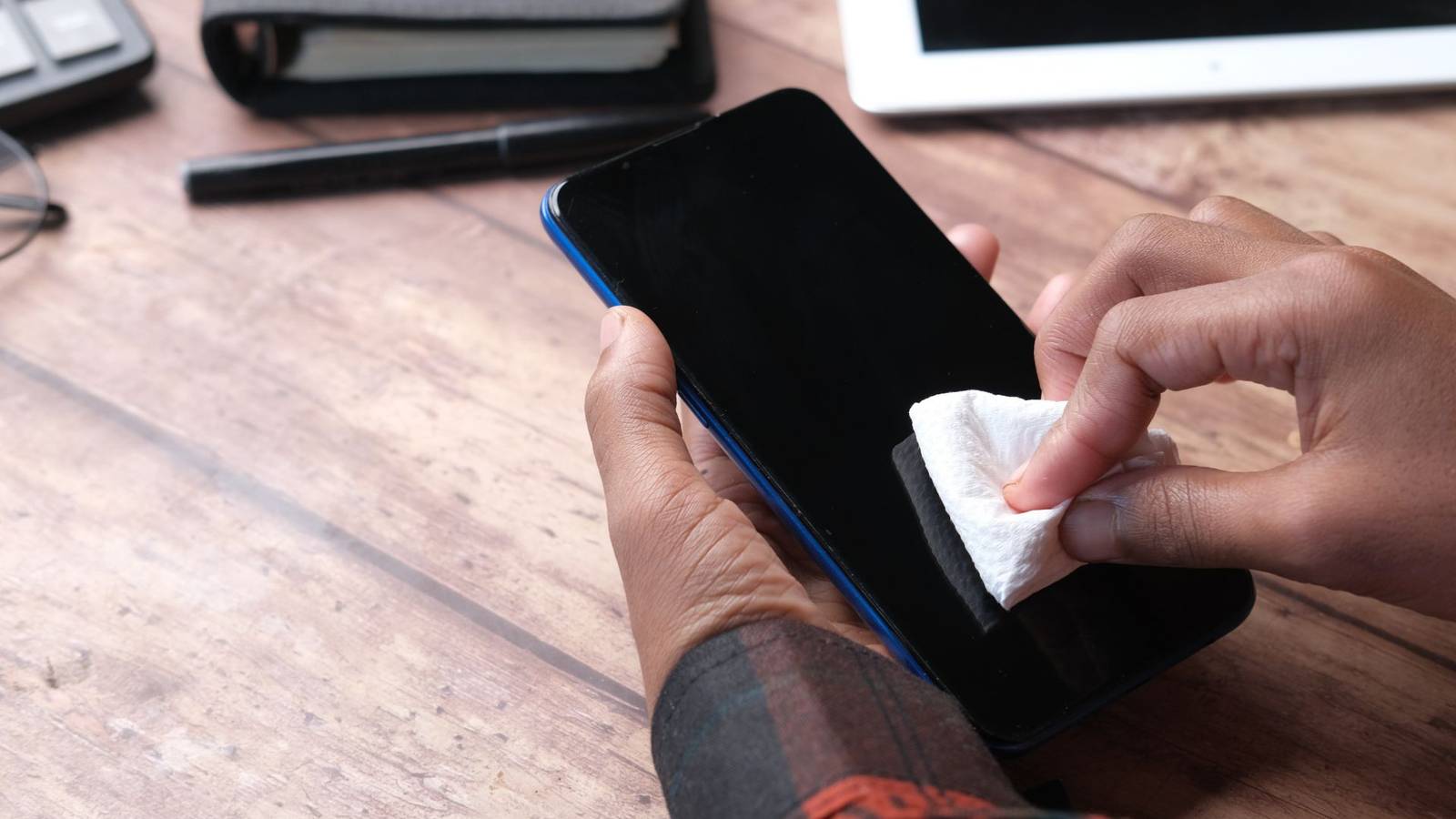 How to clean your silicone, TPU, plastic, and leather cases