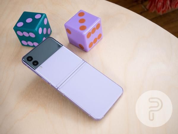 Does the Galaxy Z Flip 3 have a headphone jack?