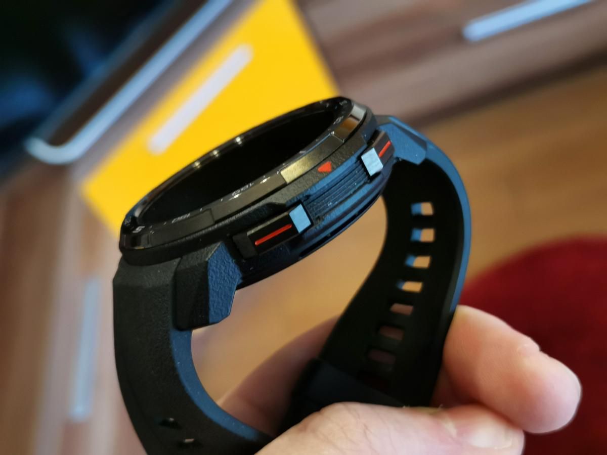 HONOR Watch GS Pro review: the outdoor person's best hiking companion