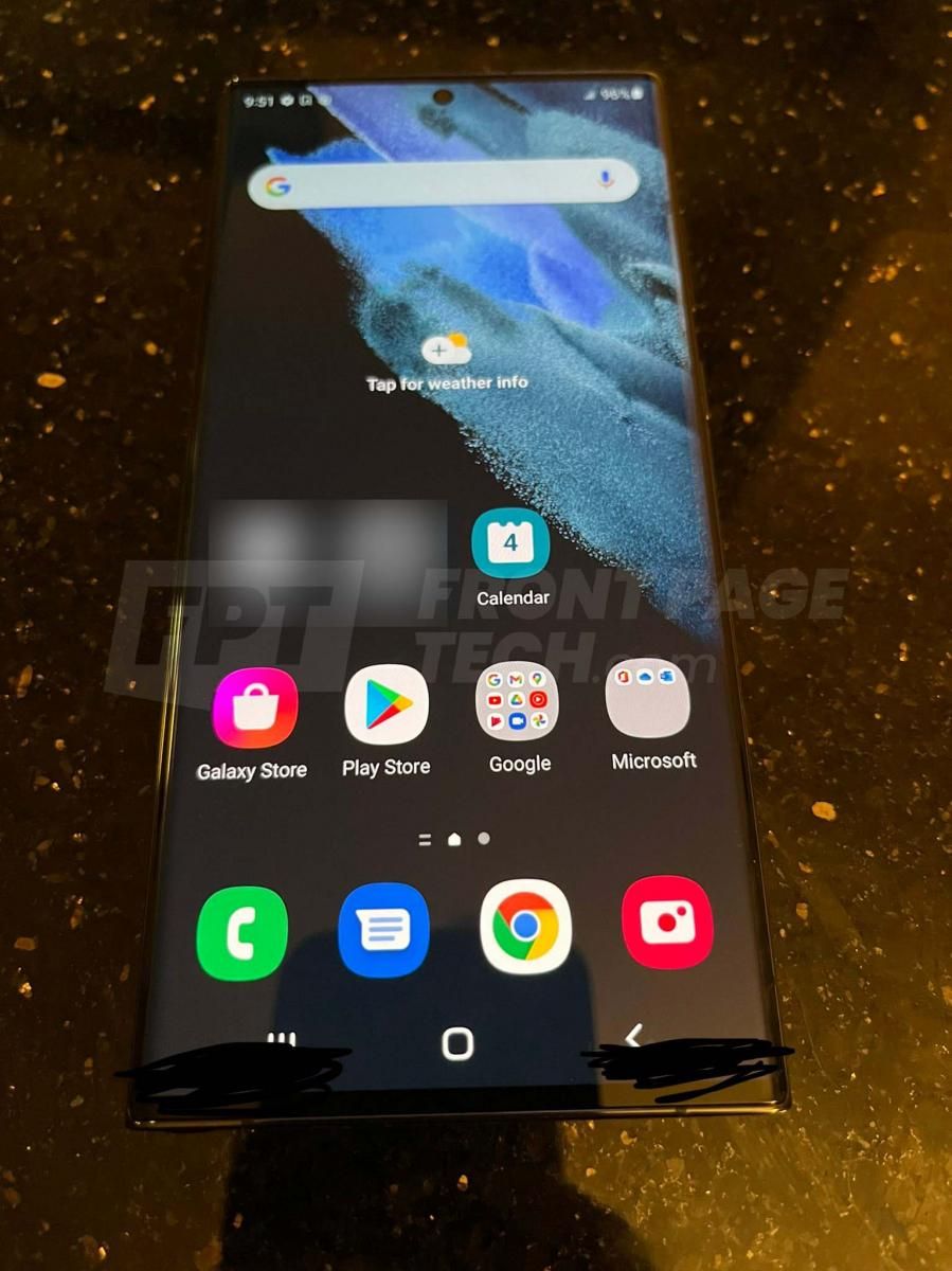 Samsung Galaxy S22 Ultra leaks in real life photos