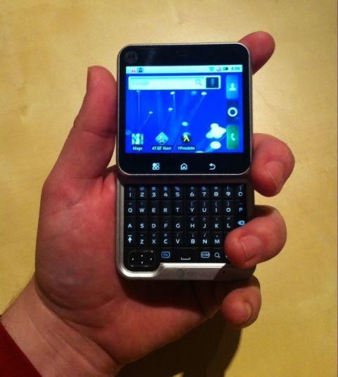 MOTOROLA FLIPOUT モトローラ フリップアウト　美品　SIMフリー MOTOROLA FLIPOUT モトローラ フリップアウト 美品 SIMフリー - メルカリ