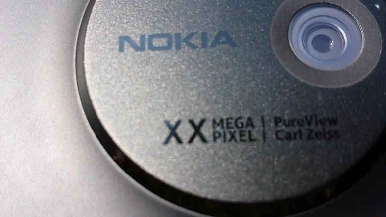 Nokia camera mechanical shutter explained by Damian Dinning