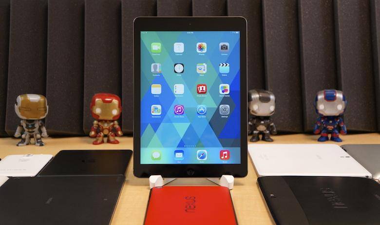 Which should you buy: a small or full-sized tablet?