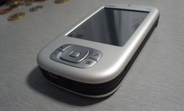 Jam Handfone What phone would be considered a classic smartphone?
