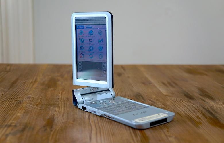 SONY CLIE PEG-NR70V/J （ジャンク） SONY CLIE PEG-NR70V PDA PERSONAL ENTERTAINMENT ORGANIZER +