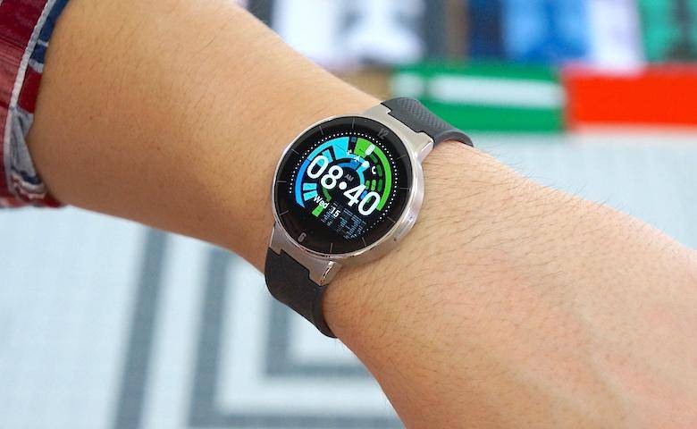ALCATEL ONETOUCH Watch review: petite simplicity – at a price (Video)