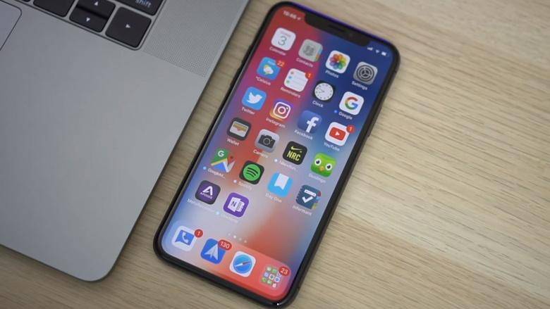 YouTube for iPhone X now allows for pinch to zoom video