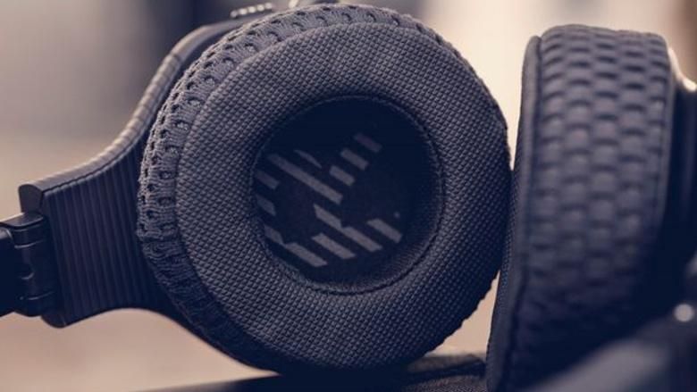 ヘッドホン Under Armour SPORT WIRELESS PROJECT ROCK Dwayne Johnson helps launch Under Armour Sport Wireless Project