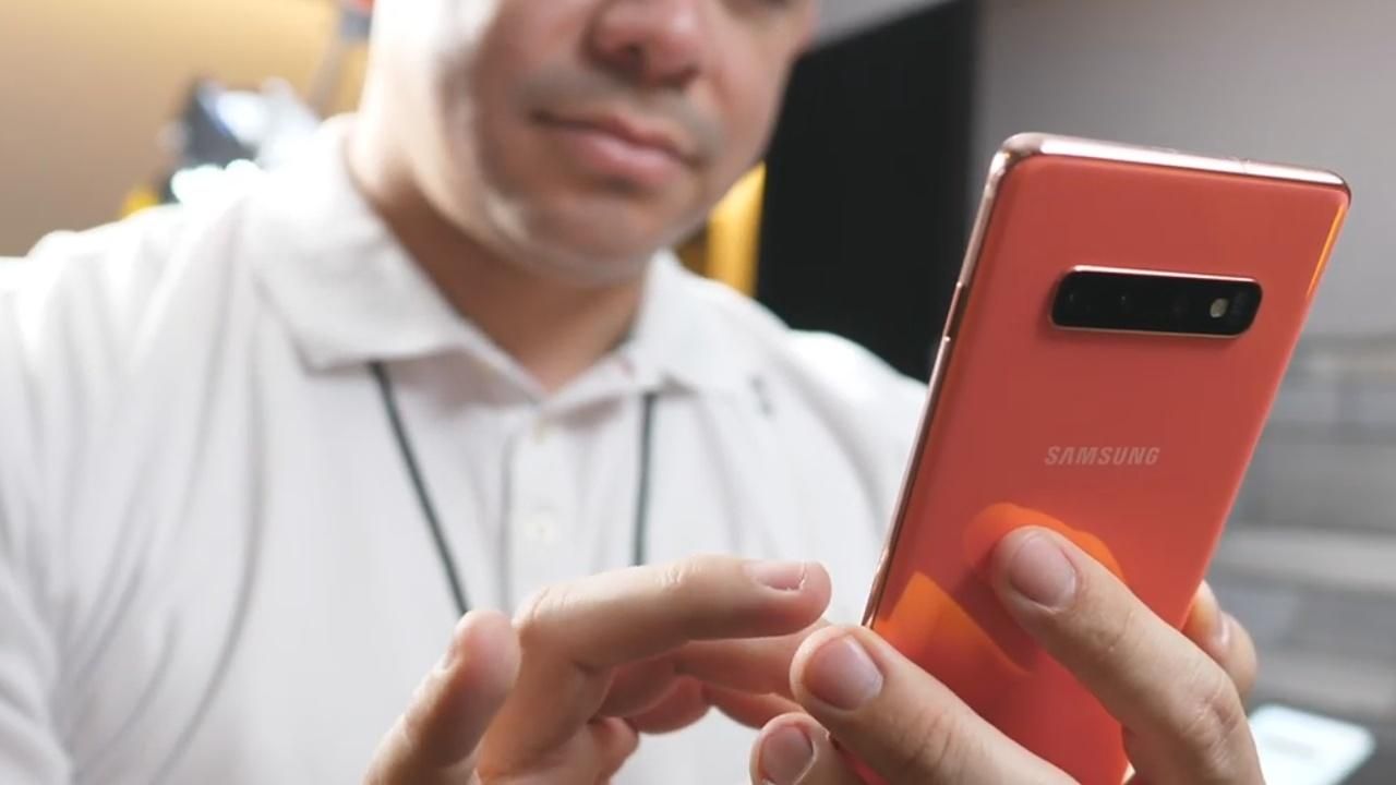 Galaxy S10 debuts at $899.99 while the loaded Galaxy S10+ starts