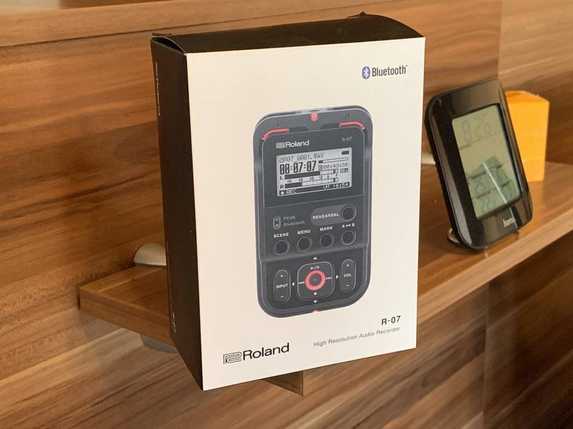 Roland R-07 review: a small but powerful high-res audio recorder