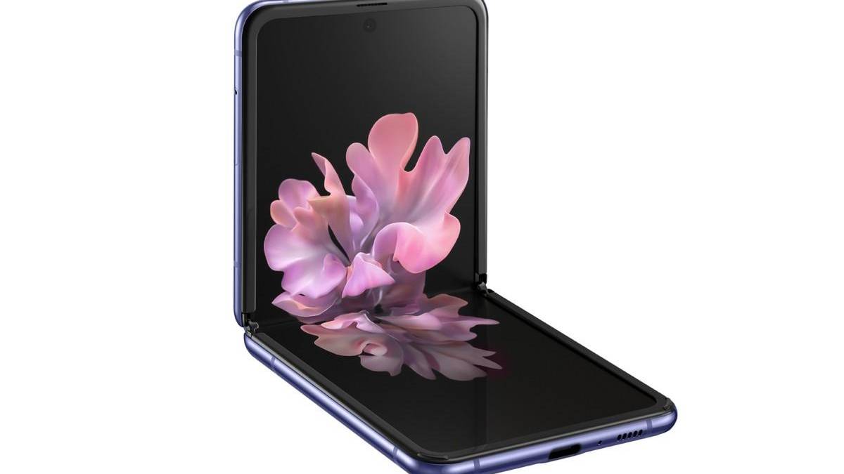 Samsung Galaxy Z Flip is here: clamshell design with powerful internals ...