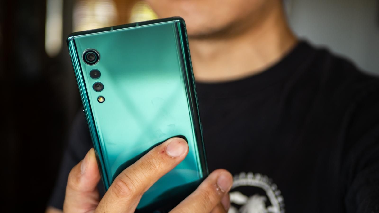 LG Velvet review: style vs substance? (video)