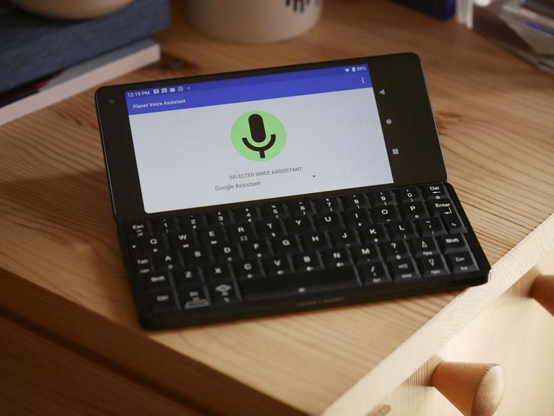 Cosmo Communicator Review: the dual boot pocket PC phone