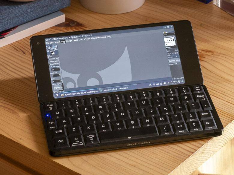 Cosmo Communicator Review: the dual boot pocket PC phone