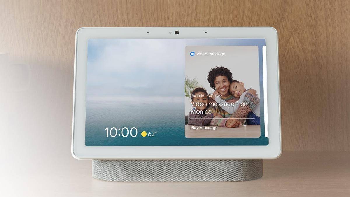Google finally brings multi-account support and dark mode to smart displays