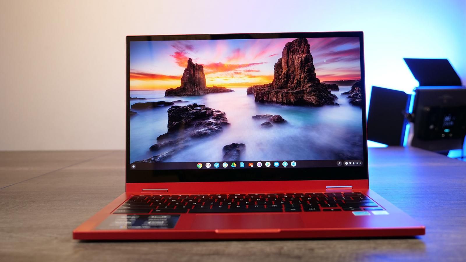 Galaxy-Chromebook-2-review-01.