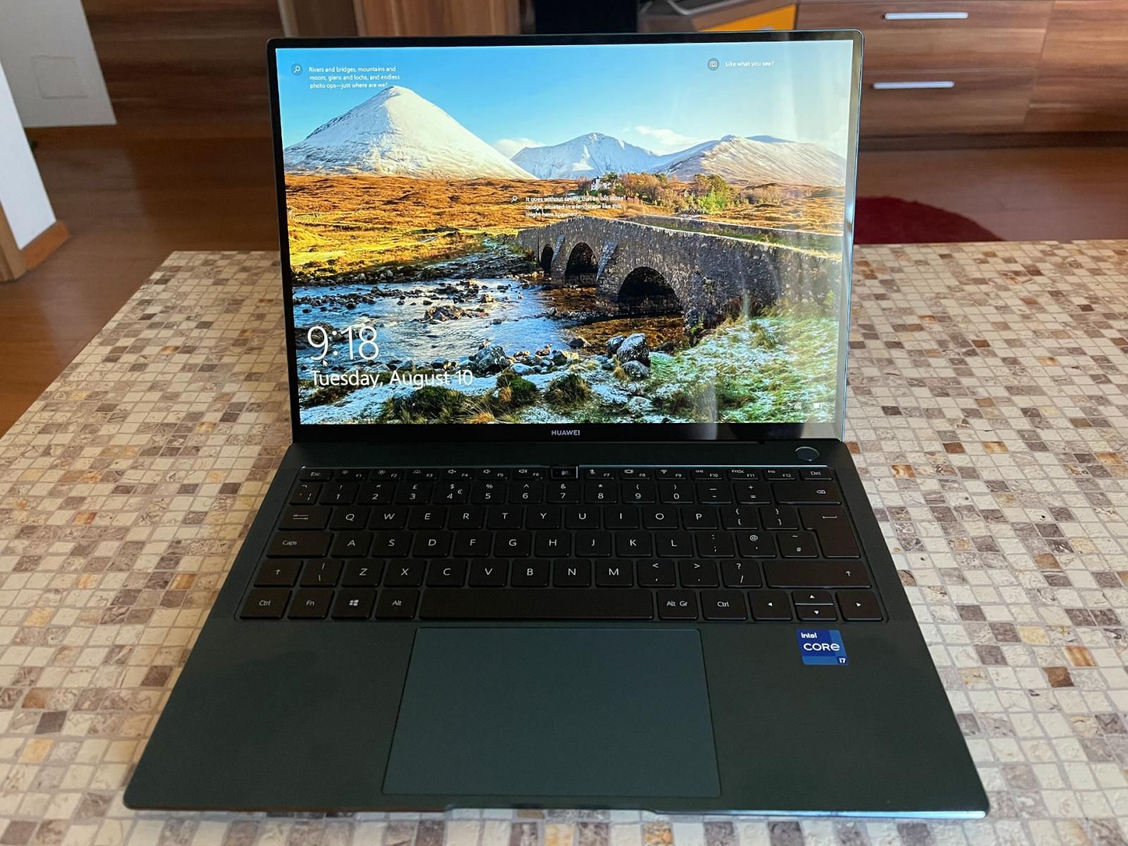まじょりん　HUAWEI MateBook X Pro 本体 HUAWEI MateBook X Pro (2021) review: great just got better!