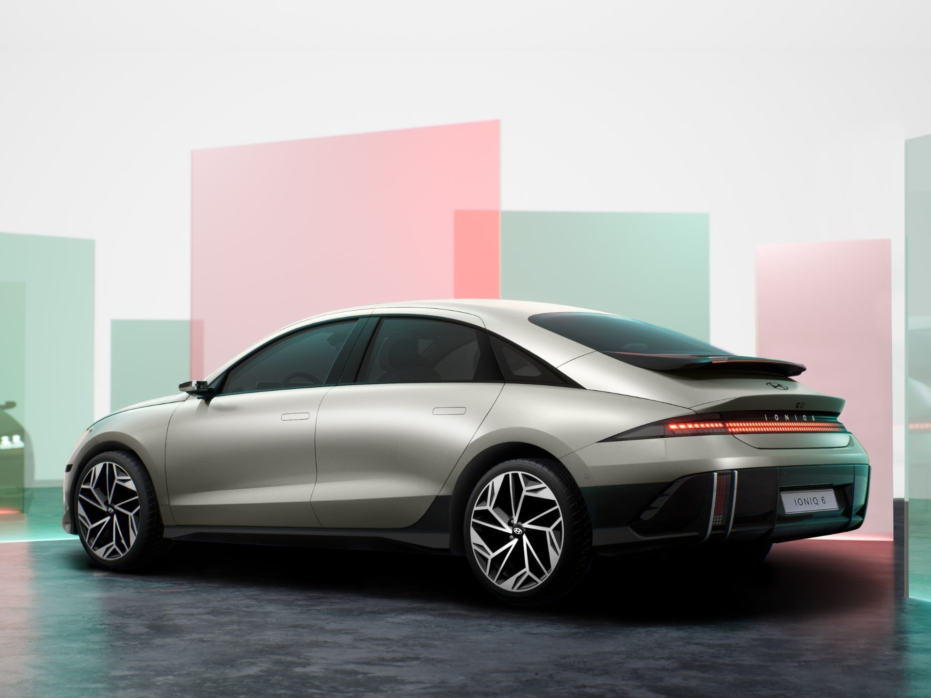 Vue élégante et moderne d’un véhicule électrique en illustration principale, symbole de la mobilité durable