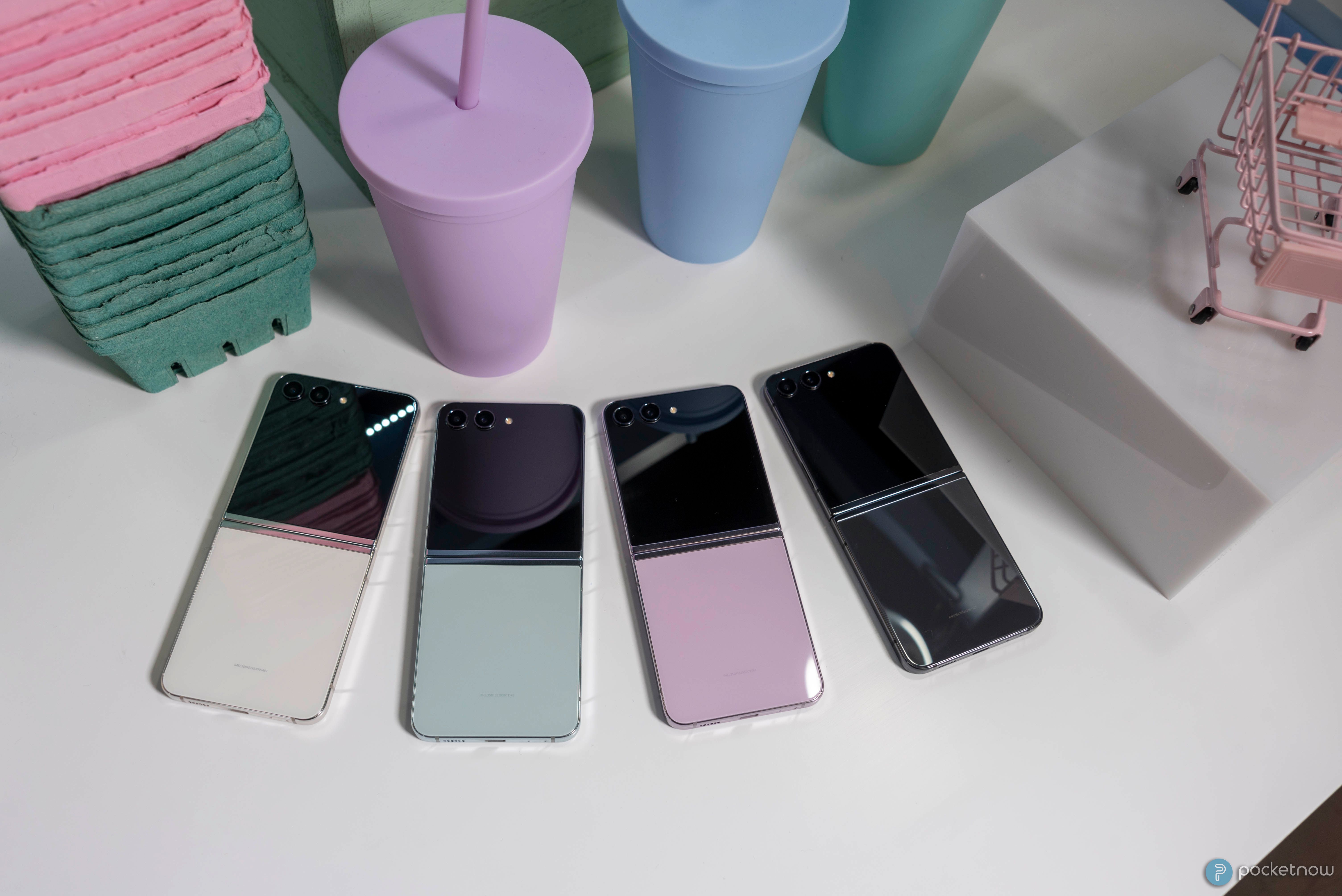 Samsung Galaxy Z Flip5 本体 箱付き 開始から3万落ち Galaxy Z Flip 5 - Original Authentic Smartphones