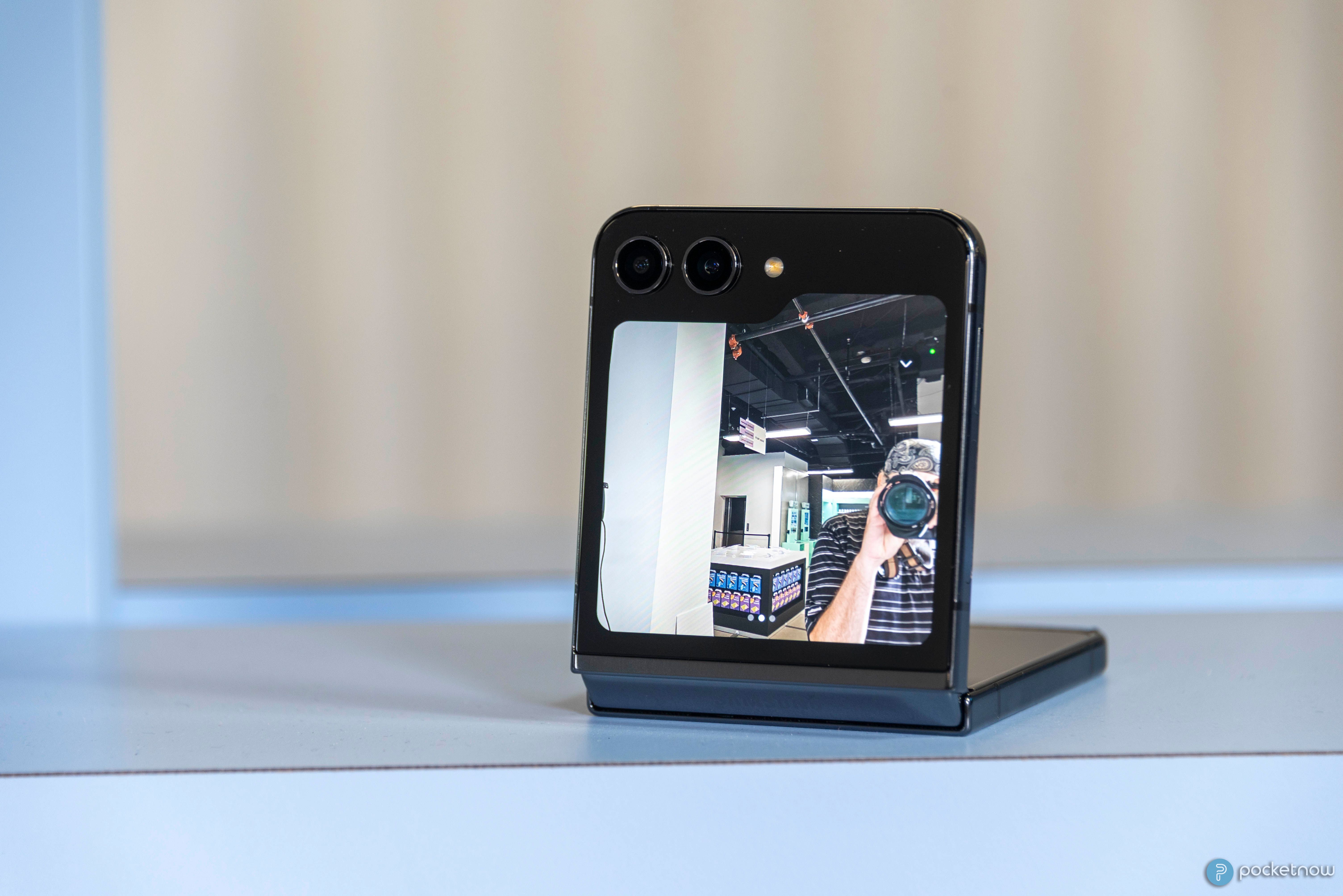 ◯Samsung Galaxy Z Flip 5 本体 Galaxy Z Flip5｜価格比較・SIMフリー・最新情報 - 価格.com