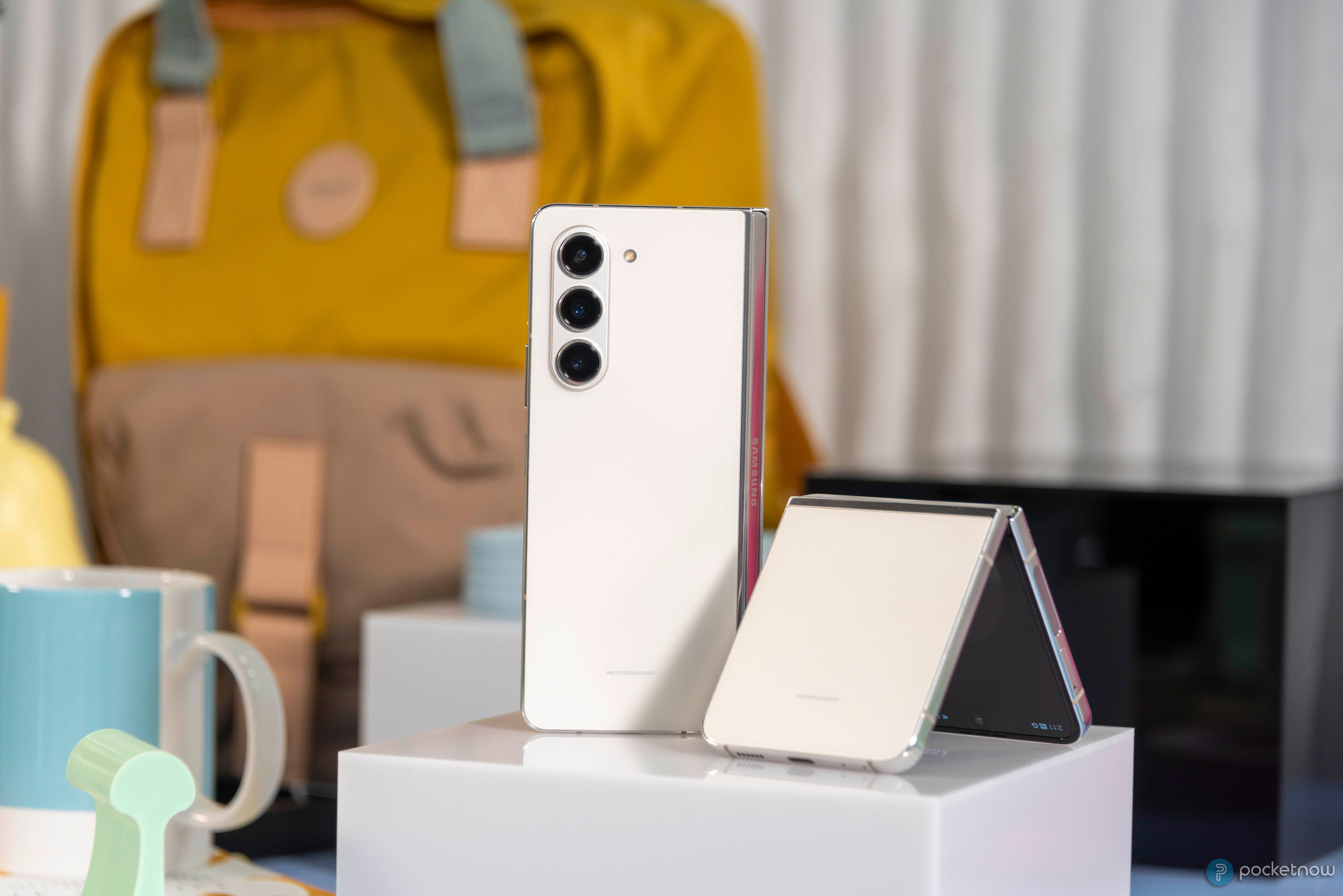 galaxy z fold 5 12+512GB ホワイト Amazon.com: SAMSUNG Galaxy Z Fold 5 5G US Version, 512GB