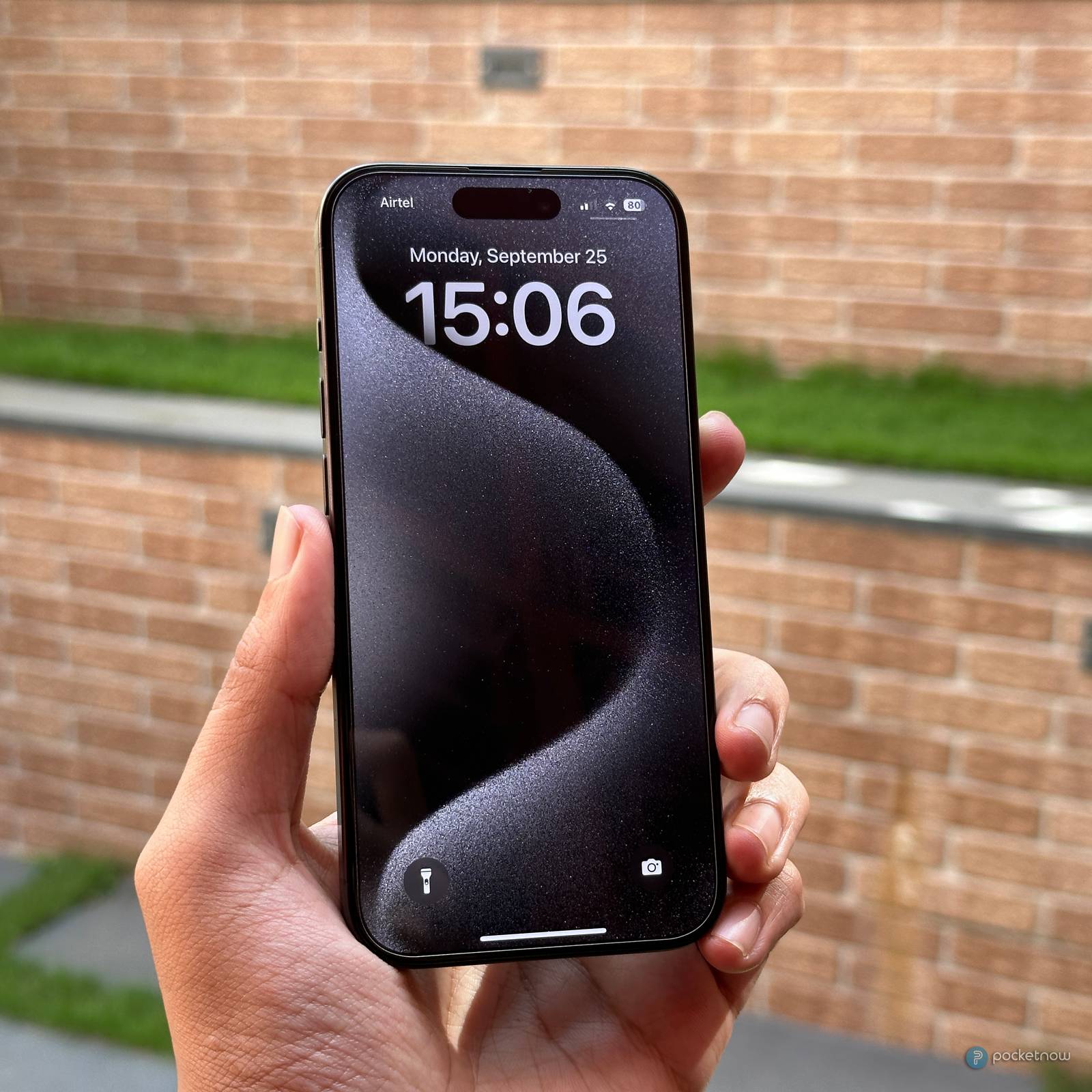 KページiPhone15pro iphone-15-pro-front-shot.JPG?w