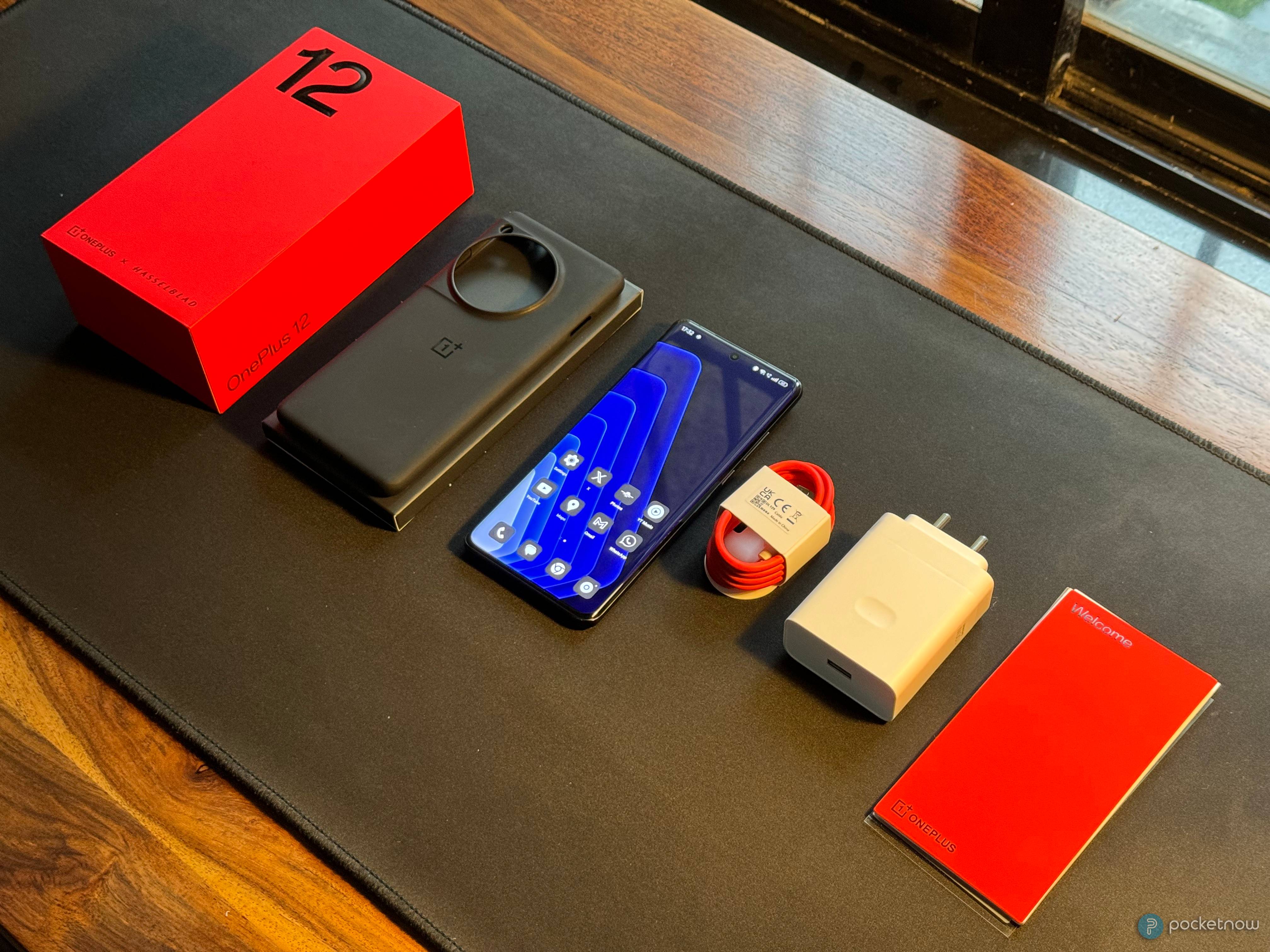 Oneplus Box OnePlus 12 Unboxing and First Impressions